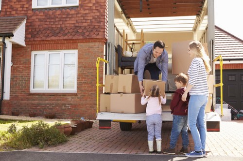 Student removals service helping with boxes and luggage in Whitecity