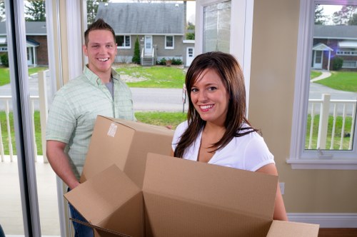 Man and van moving service in Whitecity for local relocations