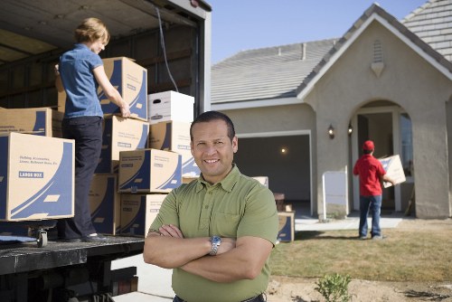 Flexible man and van Whitecity service for moving and delivery