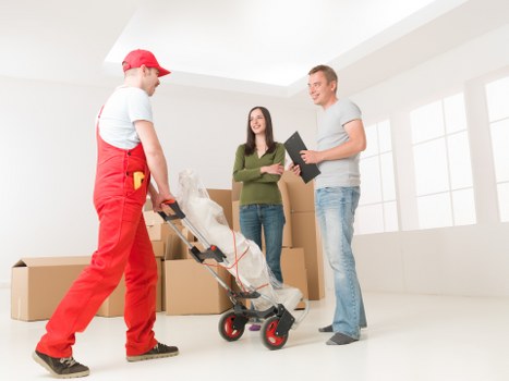 Careful packing and wrapping for fragile items during Whitecity removals
